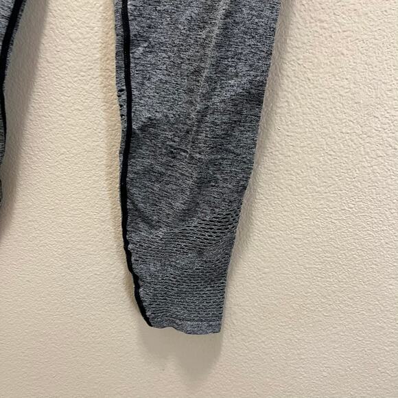 Victoria's Secret PINK Seamless Gray High Waisted Mesh Ankle Leggings Sz Medium - Picture 4 of 12